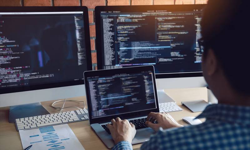 数据科学选型：R与Python如何赋能东阳市网站建设？